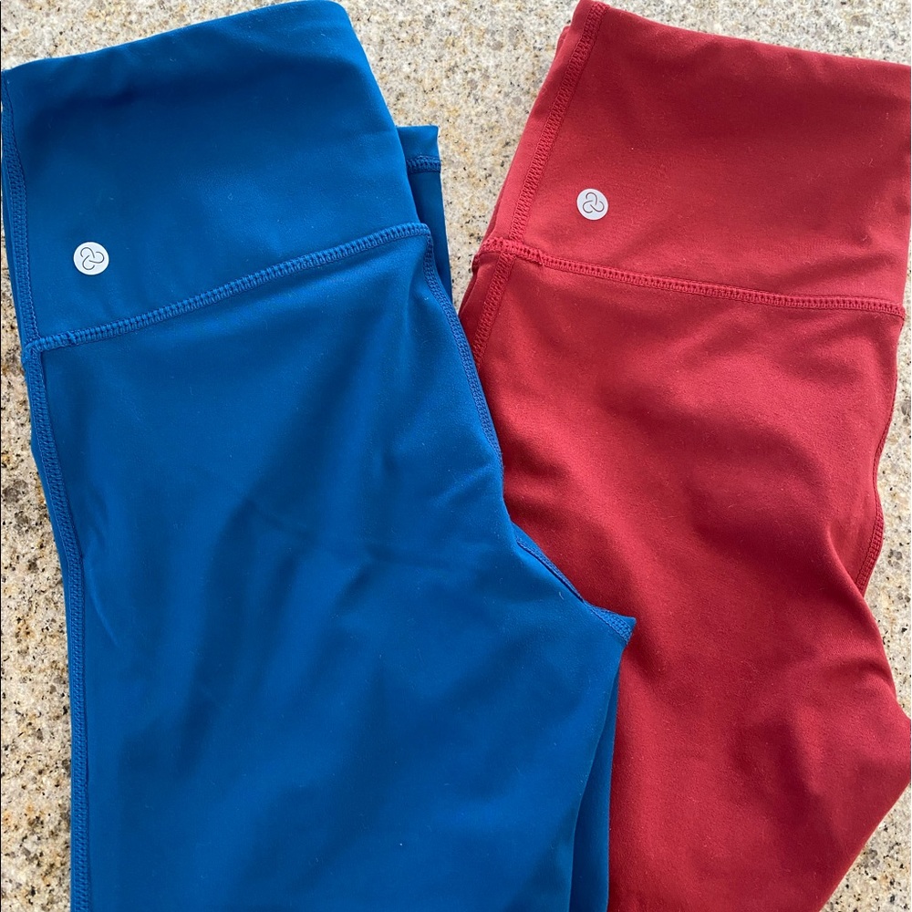 2 pairs of Zella studio crop lite leggings